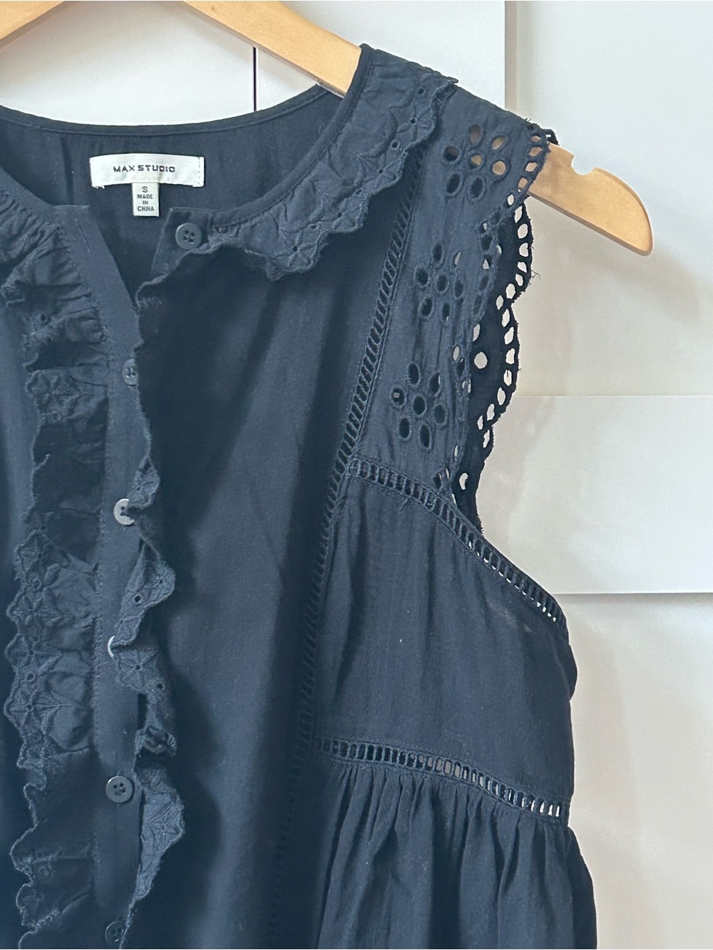 Max Studio Cotton Eyelet Blouse - Picture 4 of 10